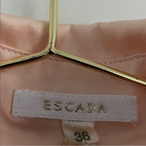 Escada 100% Silk Satin Blouse in Ballet Pink Oversized Cuff (Size 36 / Small) - Picture 3 of 11